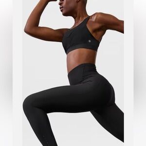 Athleta invincible sports bra 32 DD